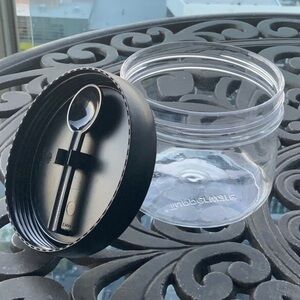 Tupperware Clear Storage Container with Black Lid/ Contenant avec cuillère